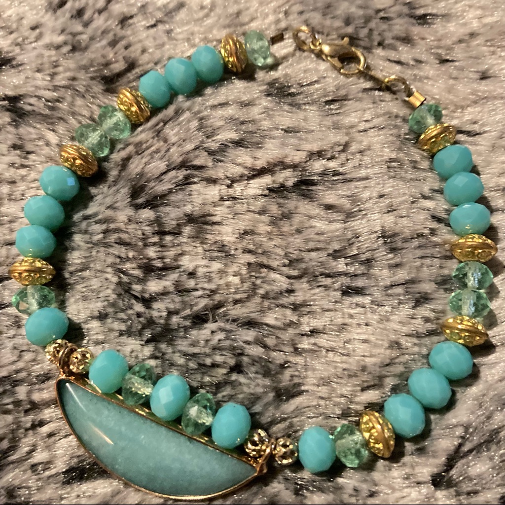 Teal Blue Agate Bracelet W Cut Faceted Glass 7$